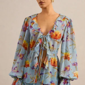Alveta | Top Azul Floral De Chifón Transparente Con Cuello En V Y Detalle Con Volantes