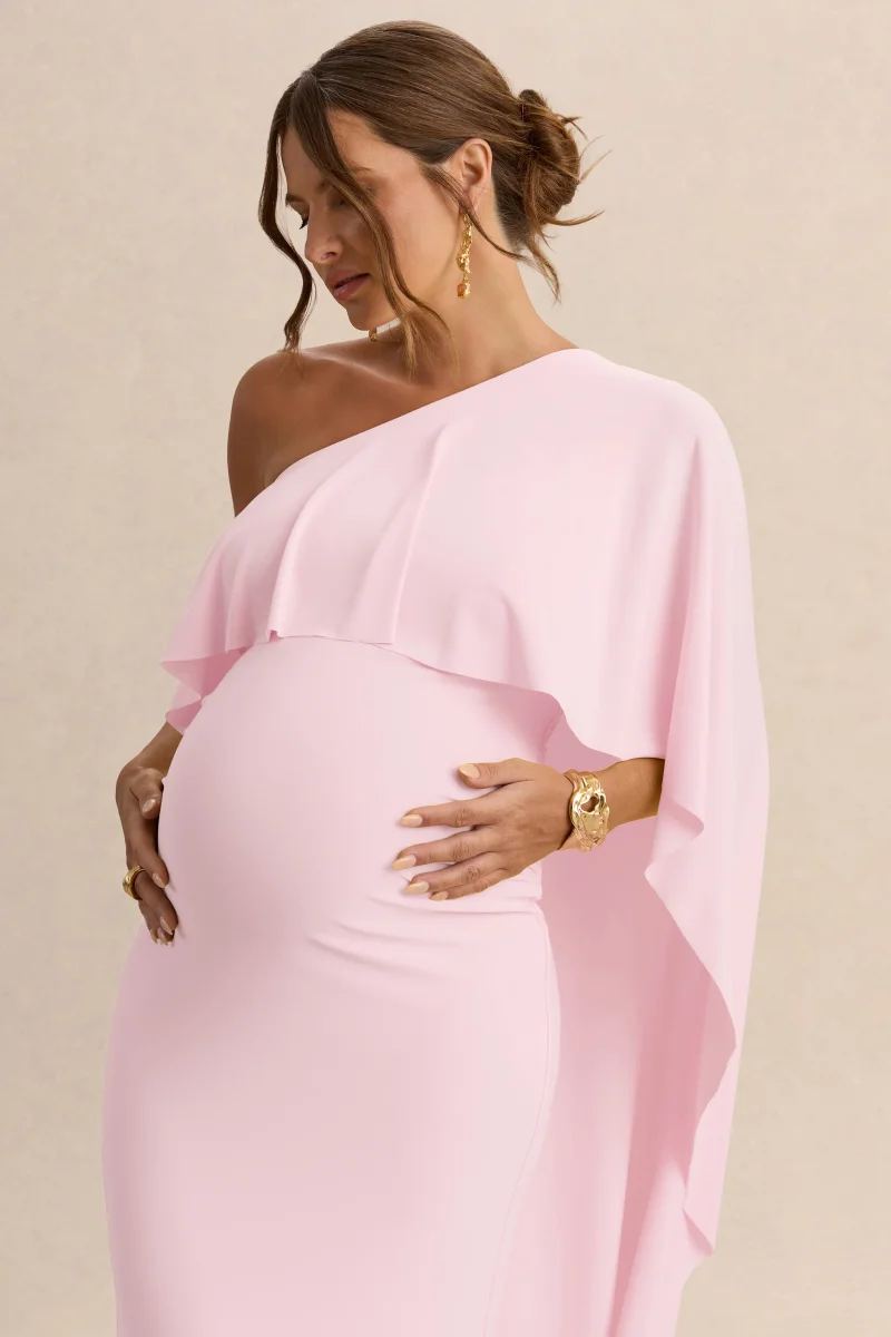 Cicely | Vestido Largo Premamá rosa claro con escote asimétrico y manga de capa - Imagen 4