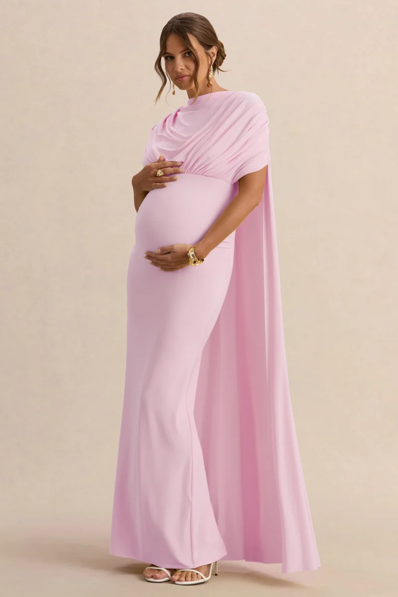 Araminta | Vestido Largo Premamá Rosa Claro Con Escote Bardot Y Mangas Capa - Imagen 5
