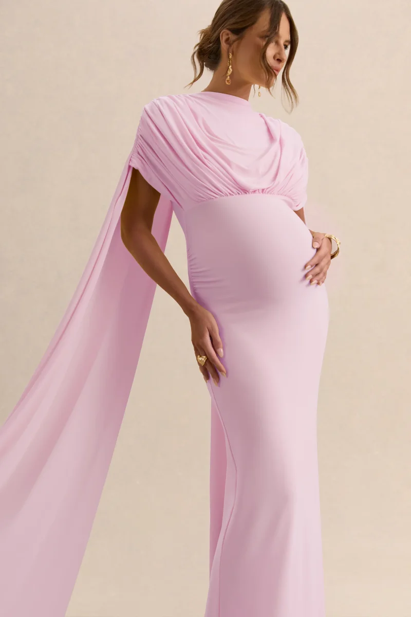 Araminta | Vestido Largo Premamá Rosa Claro Con Escote Bardot Y Mangas Capa - Imagen 4