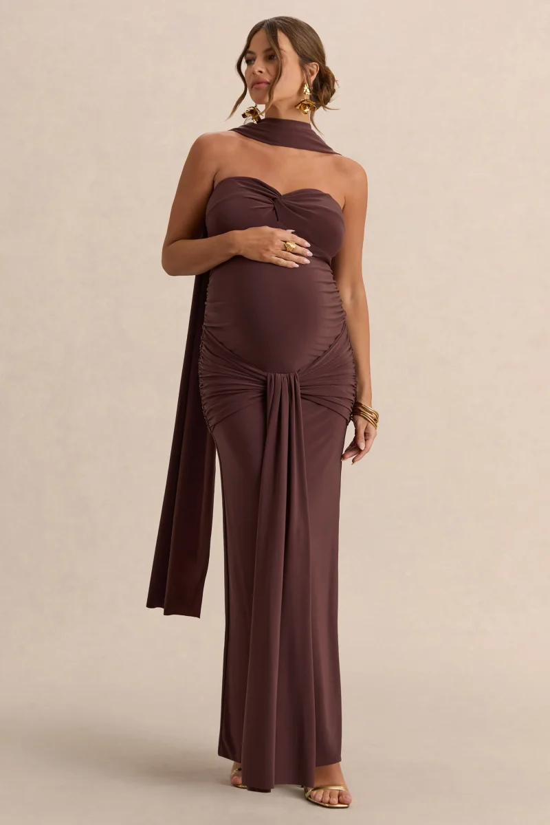Faustina | Vestido Largo Premamá Marrón Oscuro Con Escote Palabra De Honor, Detalle De Pañuelo Y Detalle Fruncido