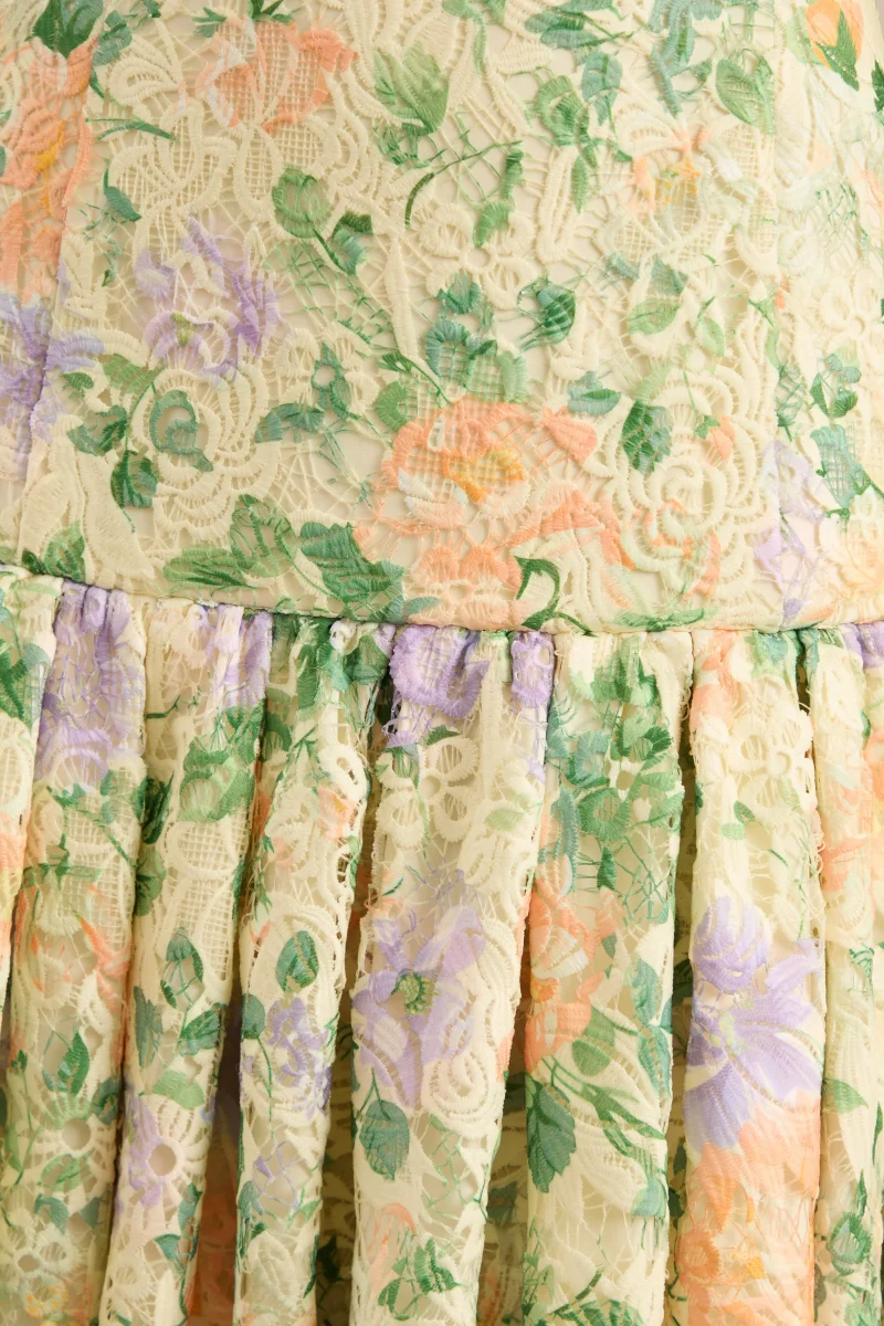 Lumara | Vestido Midi Limón Floral De Encaje Con Escote Cuadrado Y Cadera Caída - Imagen 6