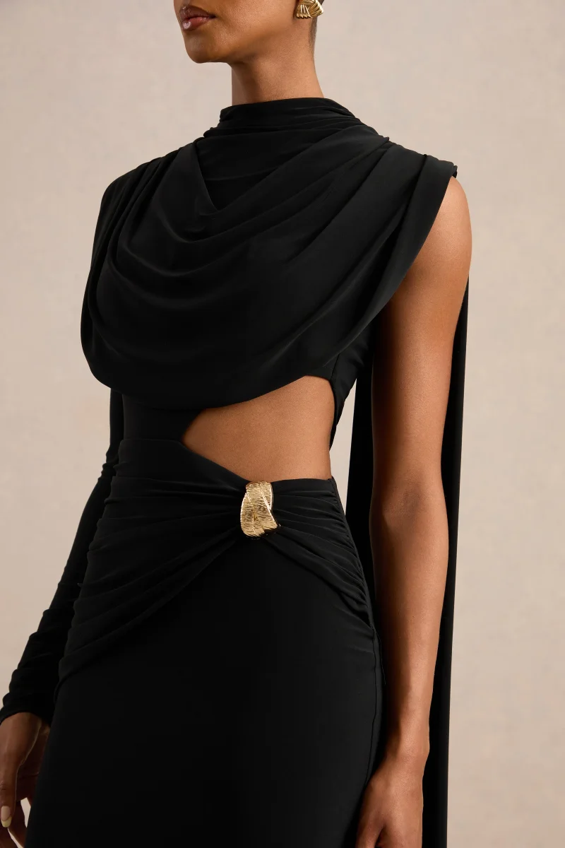 Esmaria | Vestido Largo Negro Con Cuello Alto, Detalle Dorado Y Fular - Imagen 4