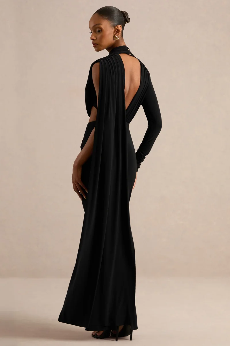 Esmaria | Vestido Largo Negro Con Cuello Alto, Detalle Dorado Y Fular - Imagen 3