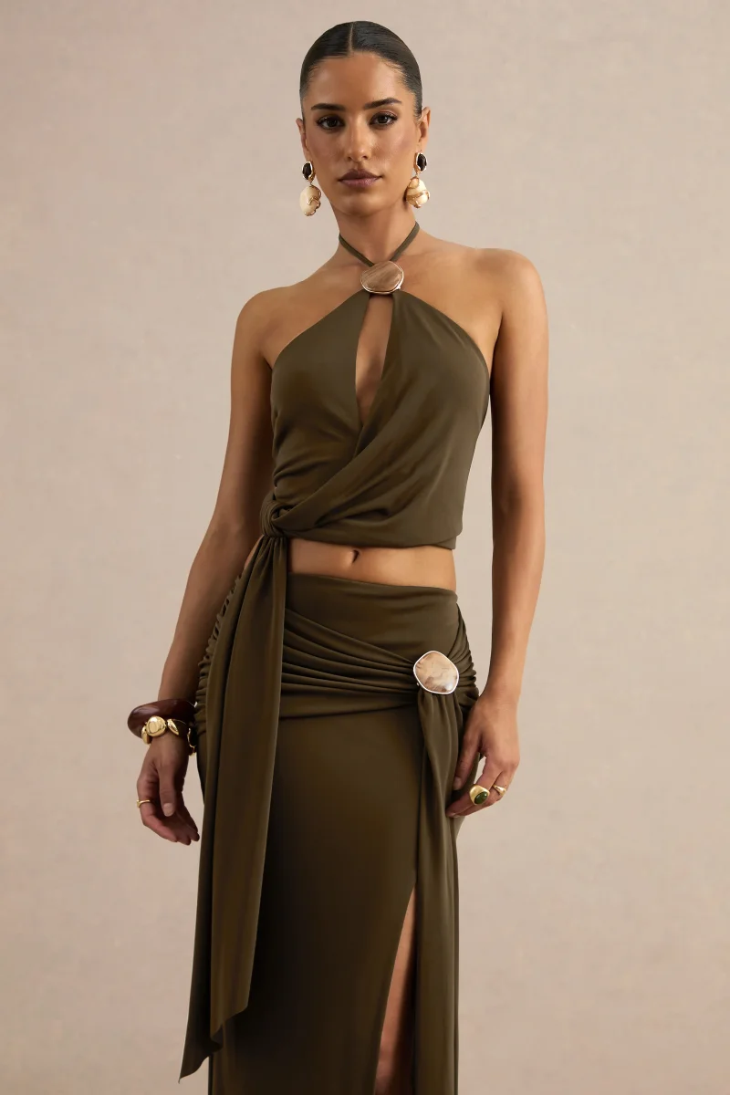 Liviana | Top caqui con escote halter, detalle fruncido y detalle dorado - Imagen 2