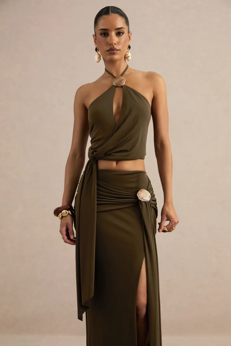 Liviana | Top caqui con escote halter, detalle fruncido y detalle dorado - Imagen 7