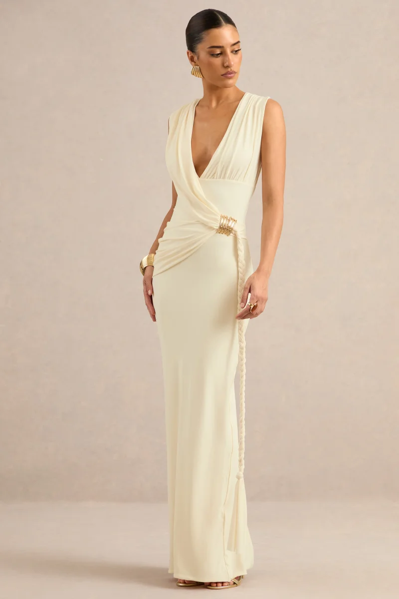 Nalina | Vestido largo color crema con escote pronunciado, detalle fruncido y detalle dorado - Imagen 2
