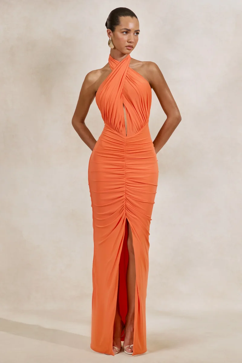 Alinor | Vestido Largo Naranja De Jersey Con Cuello Halter De Torsión Y Detalles Fruncidos - Imagen 6