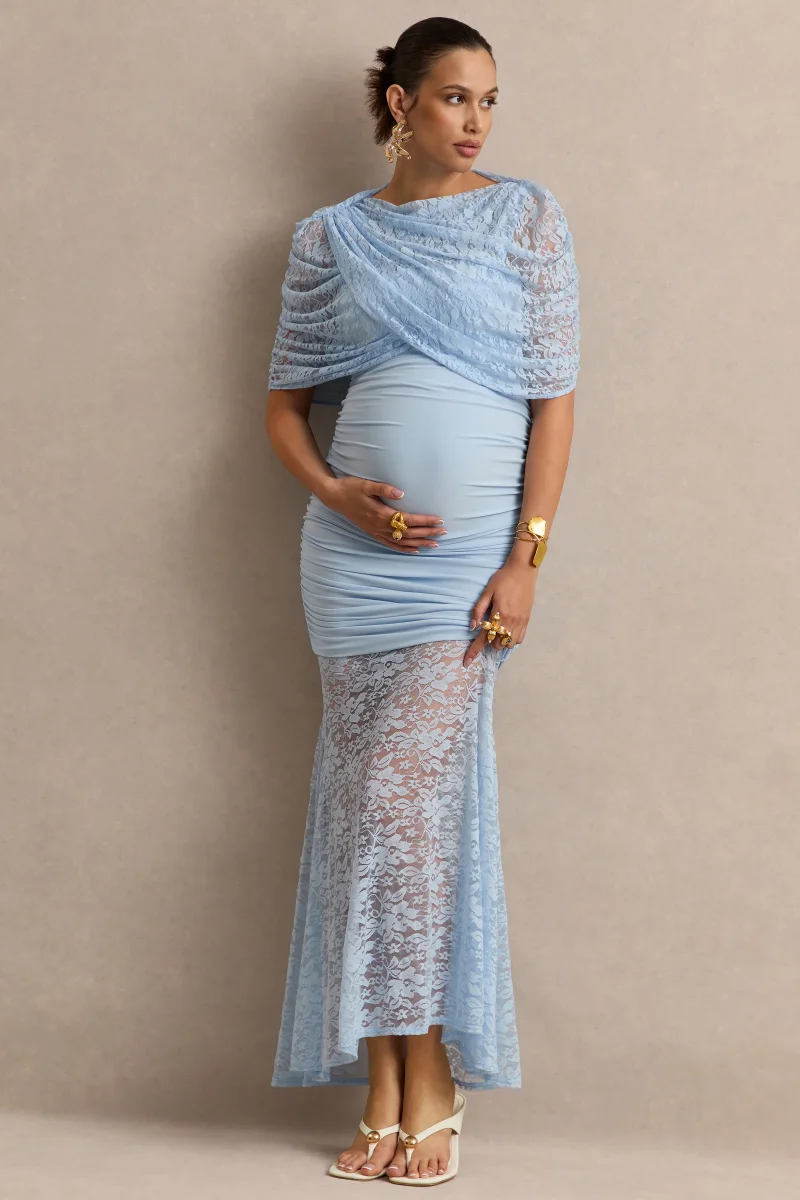 Bronta | Vestido Premamá Largo Azul Claro De Encaje Con Cuello Alto, Capa Corta Y Falda Transparente - Imagen 4