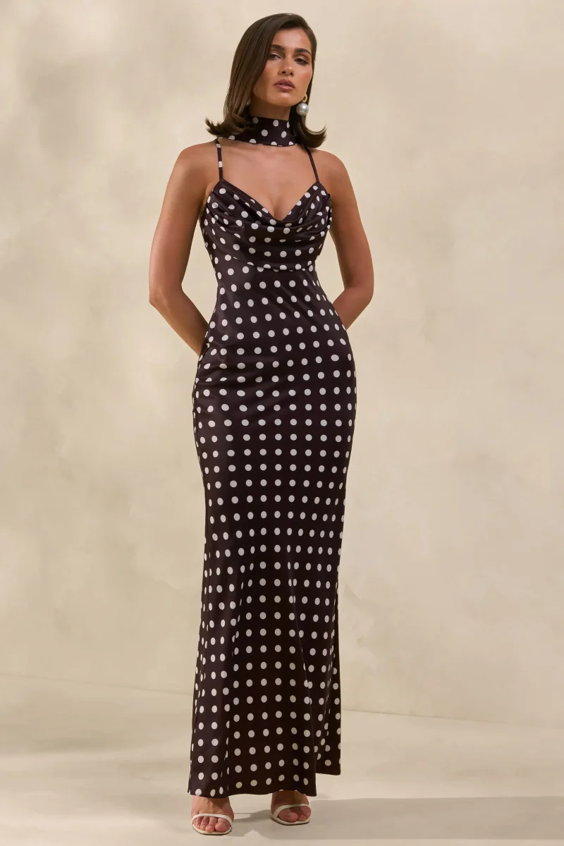 Emaria | Vestido Largo Marrón De Satén Con Lunares, Escote Caído Y Pañuelo - Imagen 5