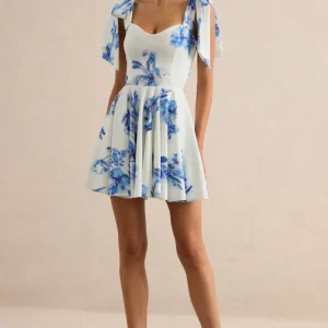 Ismeray | Vestido Mini Azul Con Estampado Floral, Escote Corazón Y Tirantes Con Lazo