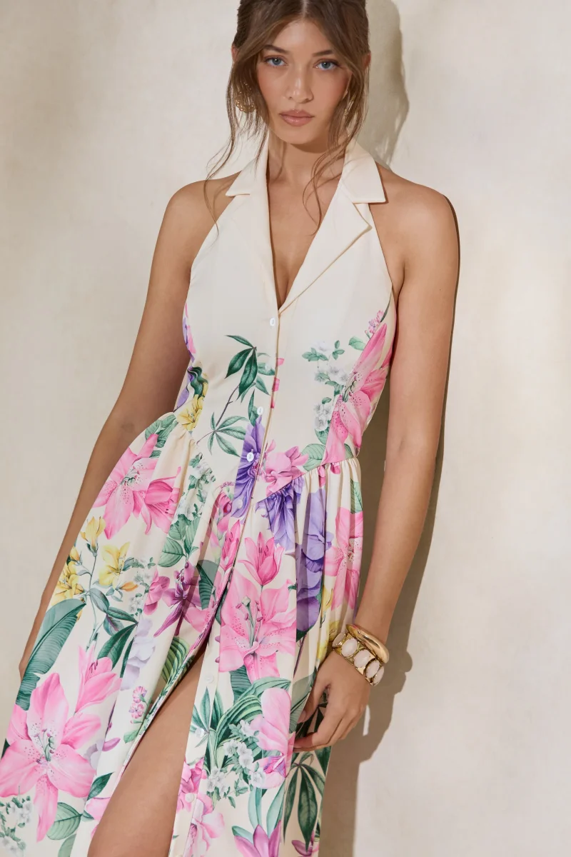 Maila | Vestido Midi con Estampado Floral sobre Base Crema y Escote Halter con Cuello - Imagen 4