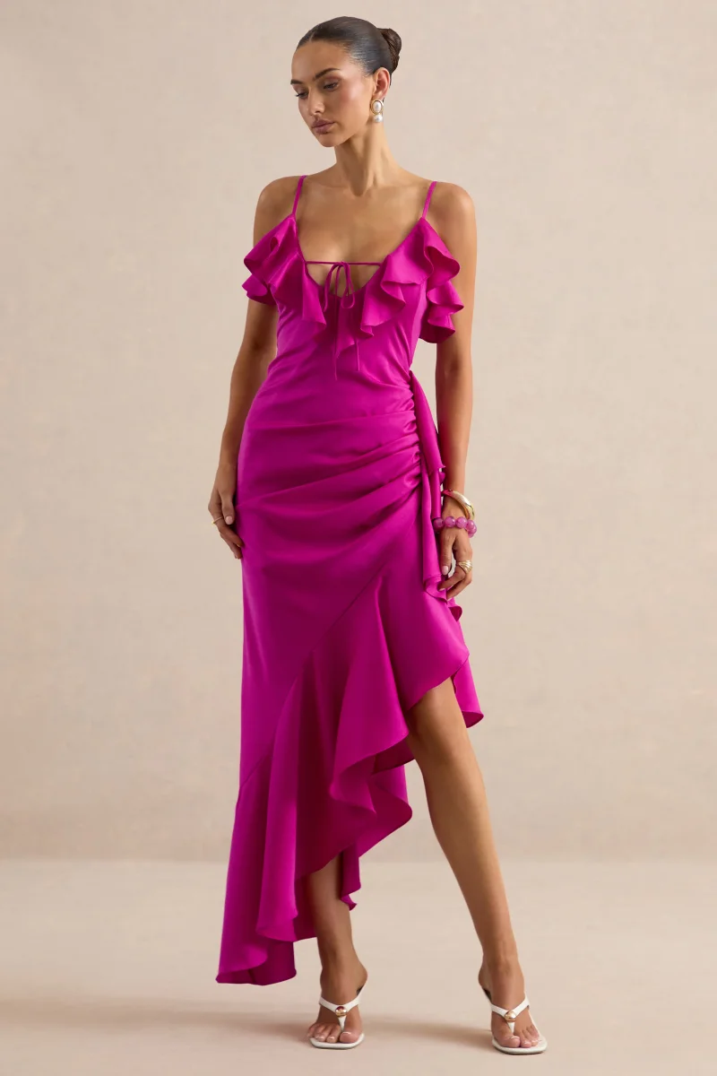 Salvina | Vestido maxi de satén en rosa con escote en V, detalle de volantes y de pañuelo - Imagen 2