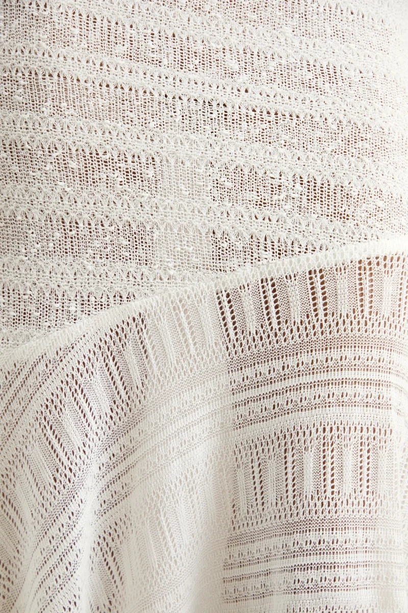 Orabella | Vestido Largo Blanco Con Escote Asimétrico Y Falda Transparente - Imagen 6