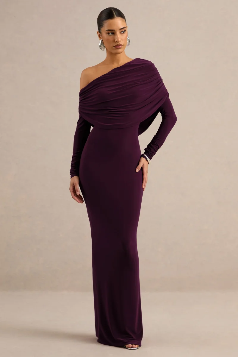Cadia | Vestido maxi en ciruela con escote asimétrico y detalle drapeado - Imagen 5