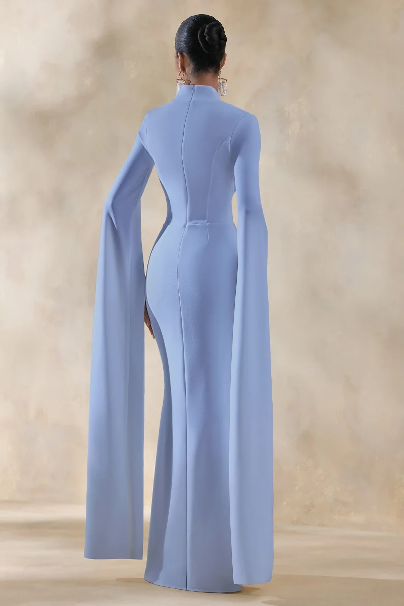 Esme | Vestido Largo Azul Claro Con Escote Cuadrado Y Mangas Capa - Imagen 3