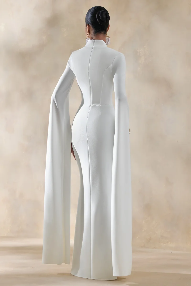Esme | Vestido Largo Blanco Con Escote Cuadrado Y Mangas Capa - Imagen 3