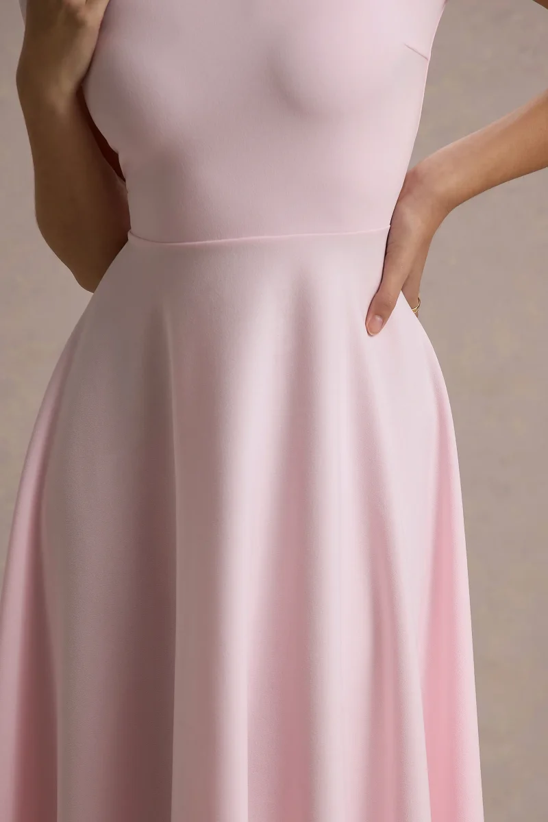 Bellona | Vestido Midi Rosa Claro Con Cuello Alto Y Bajo Asimétrico - Imagen 7
