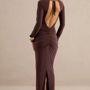 Lucina | Vestido largo marrón oscuro con escote en V y detalle fruncido
