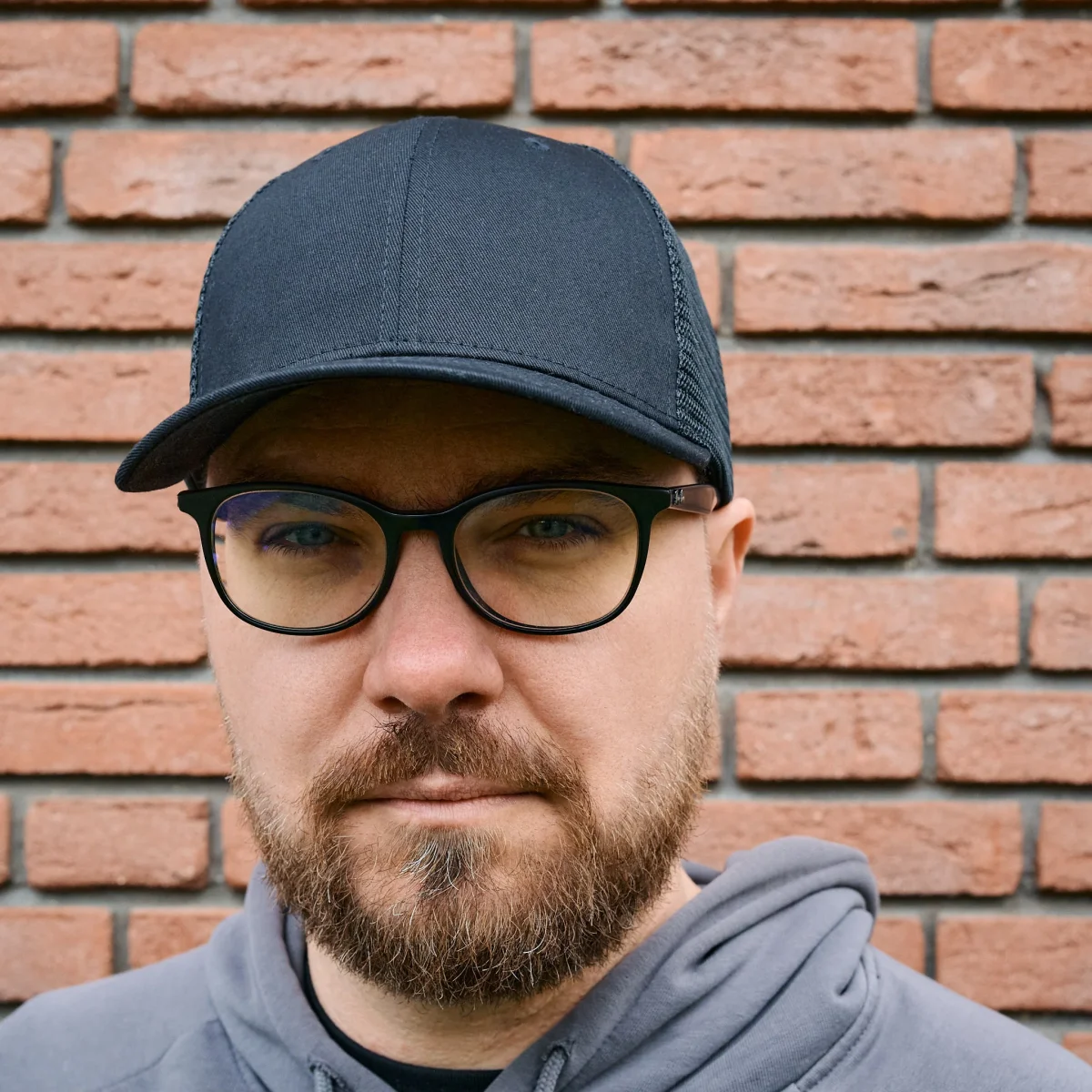 Gorra XL/XXL Minimalist Negra – Classic Trucker Hat - Imagen 7