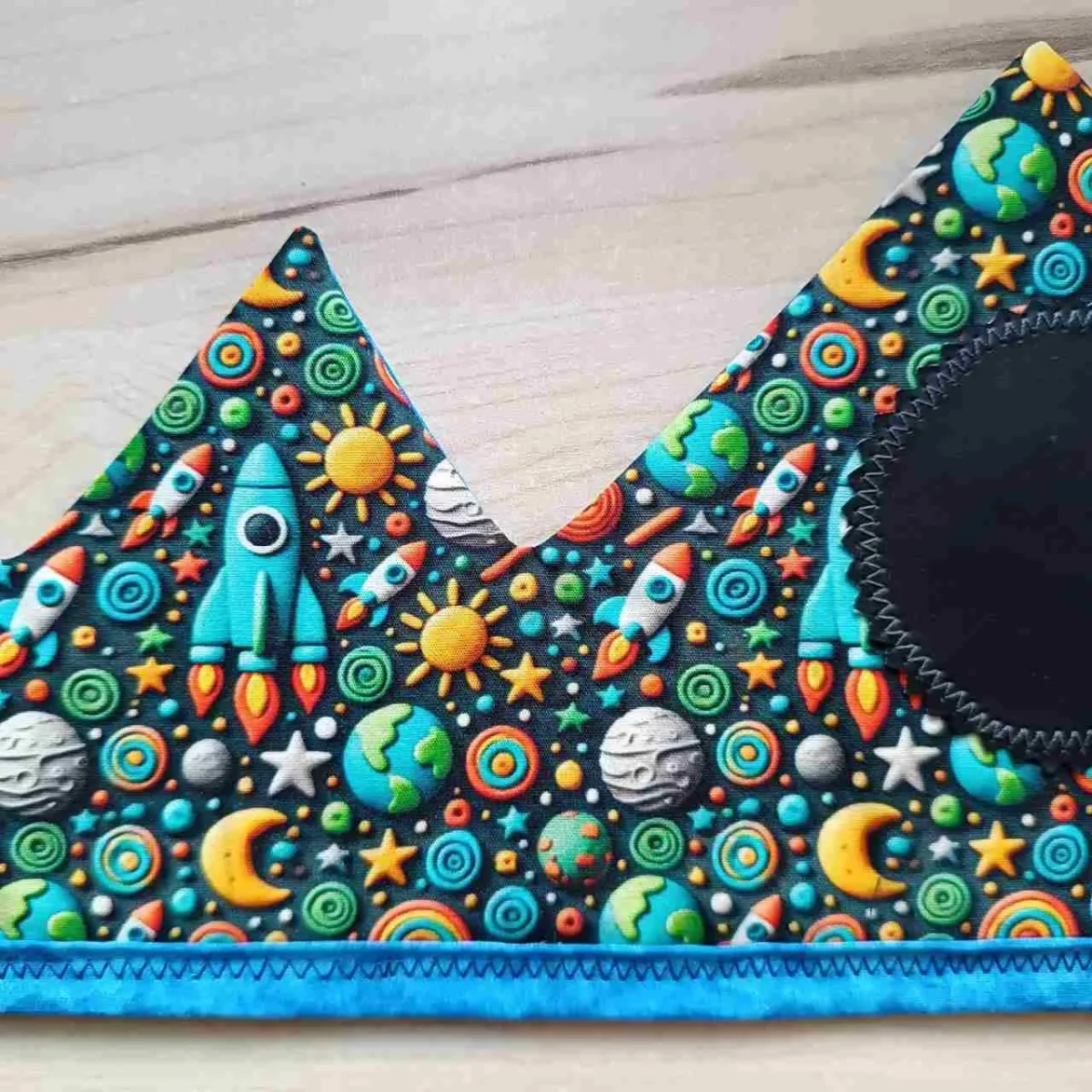 Corona de tela del espacio 3D - Imagen 3