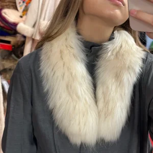 Cuello medio de zorro (blanco)
