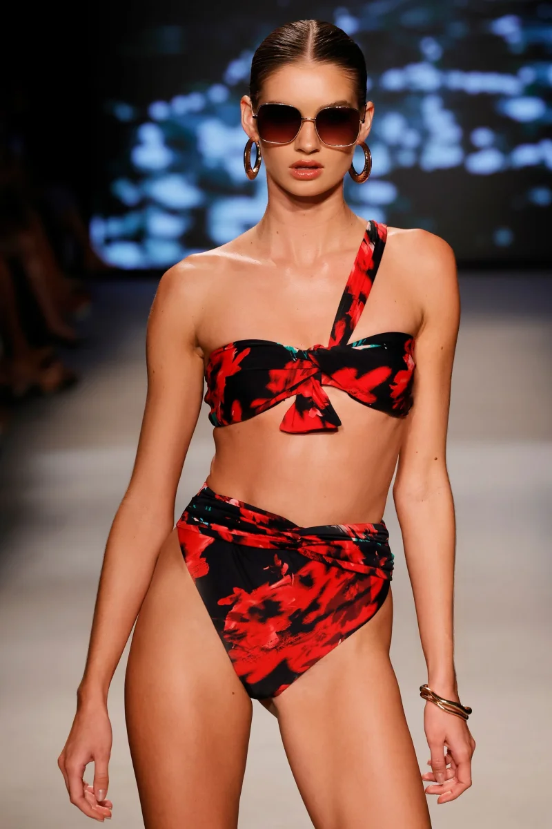 Bowline | Top de Bikini Asimétrico con Nudo y Estampado