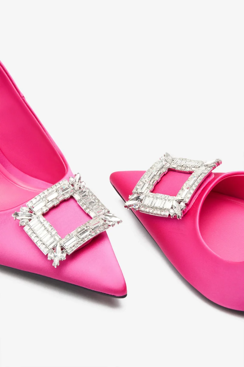 Lawless | Tacones de Satén Rosa Fucsia con Punta y Broches de brillantes - Imagen 5
