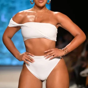 Dusk | Top de bikini palabra de honor drapeado blanco