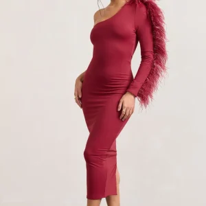 Wild One | Vestido Burdeos Midi Ajustado de Un Solo Hombro con Manga Adornada con Plumas