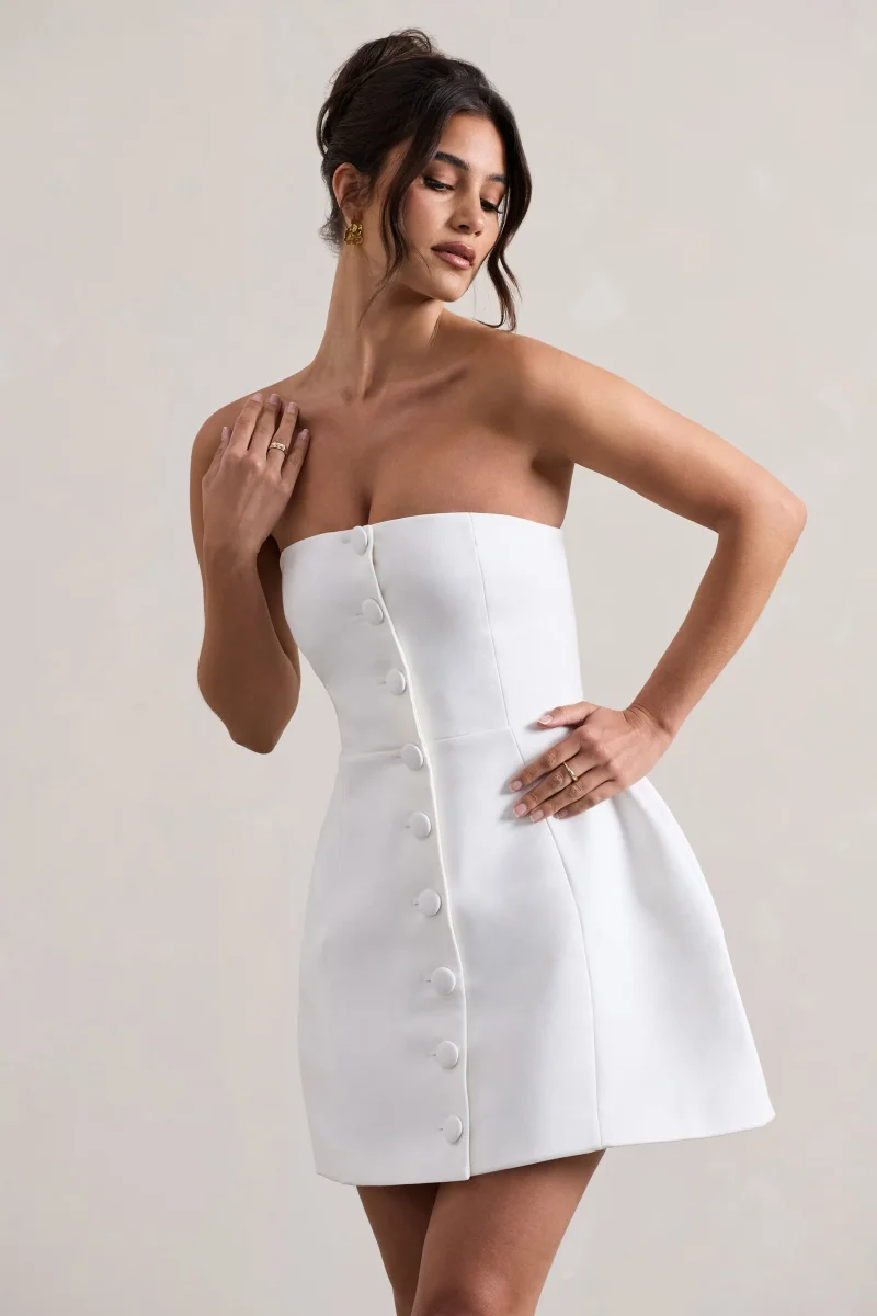 Anniston | Vestido Corto Blanco con Botones y Bandeau Ajustado - Imagen 4