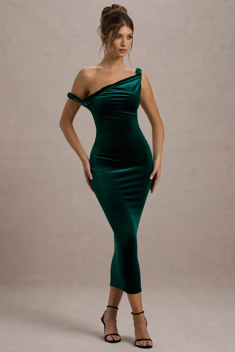 Carella | Vestido Midi Asimétrico de Terciopelo Verde Botella con Detalle Torcido - Imagen 2