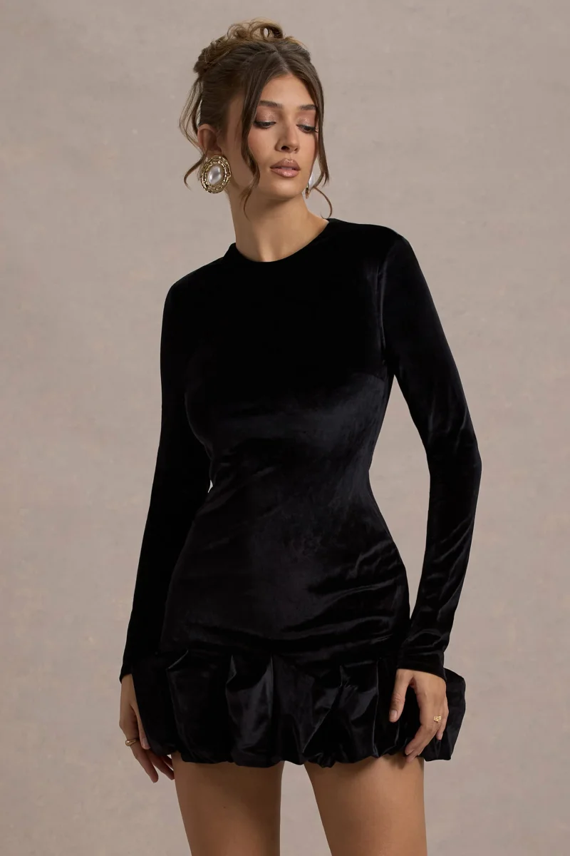 Claudine | Vestido Corto de Terciopelo Negro con Mangas Largas y Volantes - Imagen 5