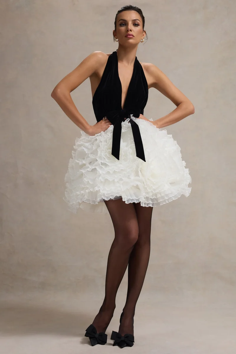 Meringue | Vestido corto de Terciopelo Negro con Escote Pronunciado y Falda de Tul