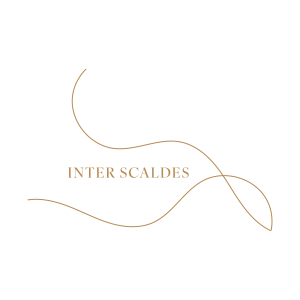 Logo Interscaldes - C · Linkermouw, onder het pennenzakje