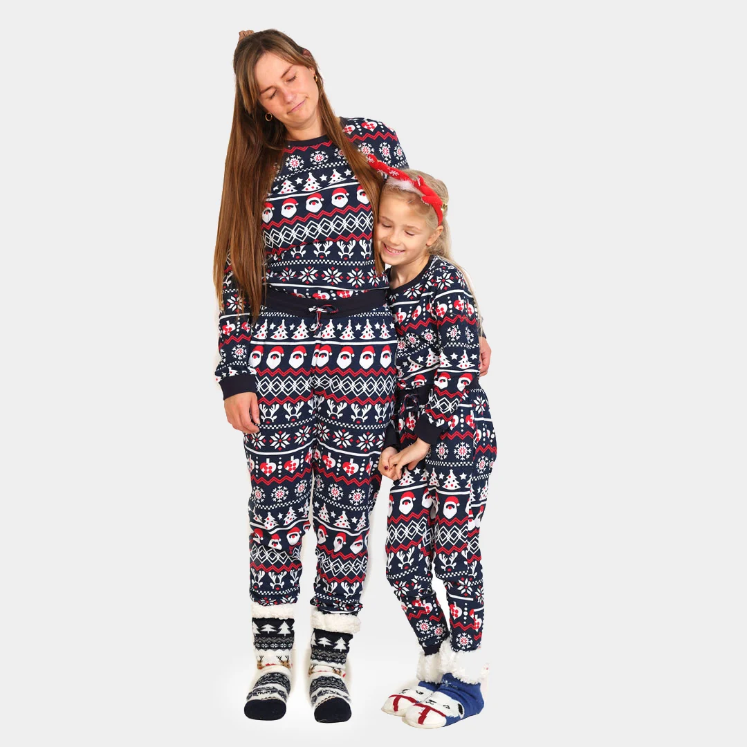 Pijama de Navidad para Familia con Papá Noel, Árboles y Corazones Algodón Orgánico - Imagen 2