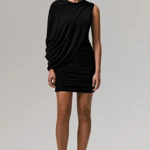 Fortuna | Vestido negro corto y una manga larga tipo capa