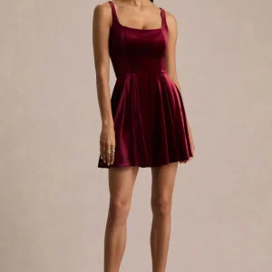 Roxanne | Vestido Corto de Terciopelo Burdeos con Escote Cuadrado