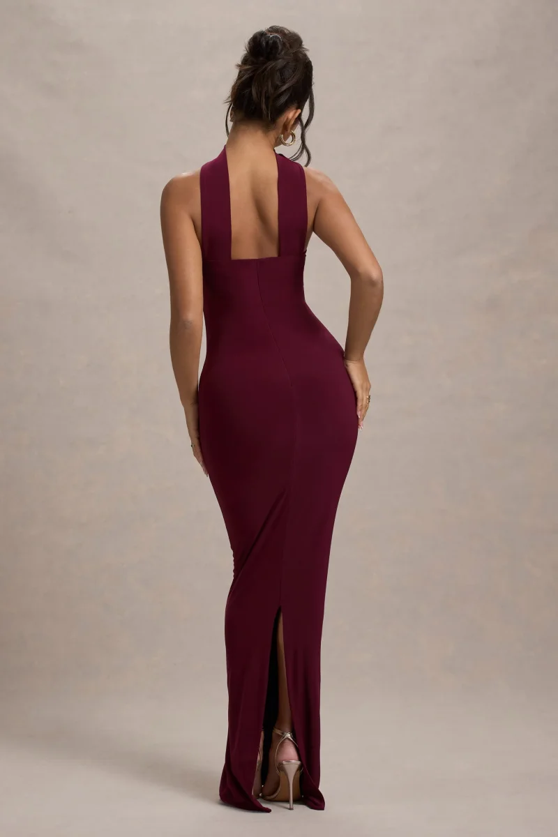Nobu | Vestido largo con escote bandeau y cuello halter en color burdeos - Imagen 3