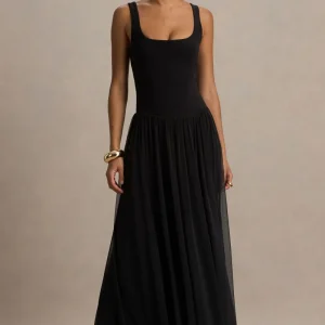 Amelia | Vestido Largo Negro Con Escote Redondeado Cintura Baja Y Flada Plisada