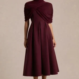 Thalia | Vestido midi burdeos con cuello alto y capa de malla transparente