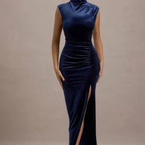 Abilene | Vestido largo de terciopelo en azul marino, de cuello alto y abertura lateral