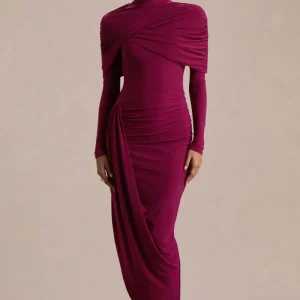 Aneira | Vestido largo burdeos de cuello alto con mangas capa