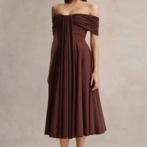 Dearest | Vestido Midi Marrón con Escote Bardot