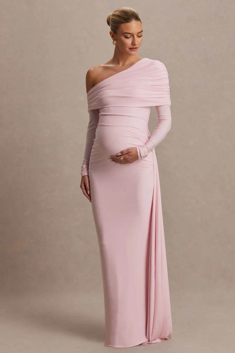 Amara | Vestido Largo Premamá Rosa Empolvado con Escote Asimétrico y Detalle de Fajín