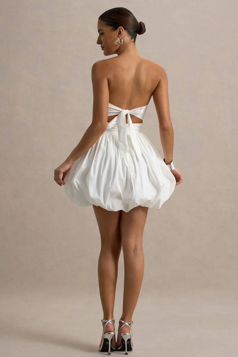 Faye | Vestido corto blanco con escote bandeau y falda puff ball - Imagen 3