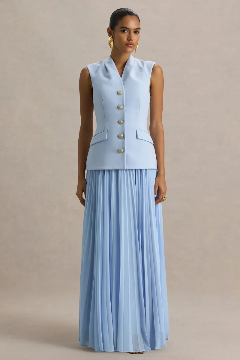 Heavenly | Vestido largo azul claro con detalle de botones dorados y falda plisada - Imagen 4