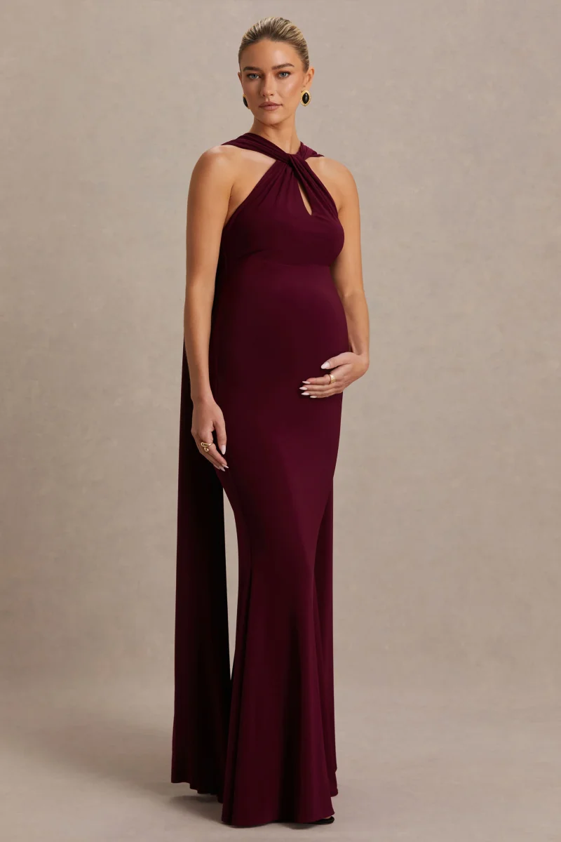 Lyra | Vestido Largo burdeos con cuello halter cruzado y capa - Imagen 2