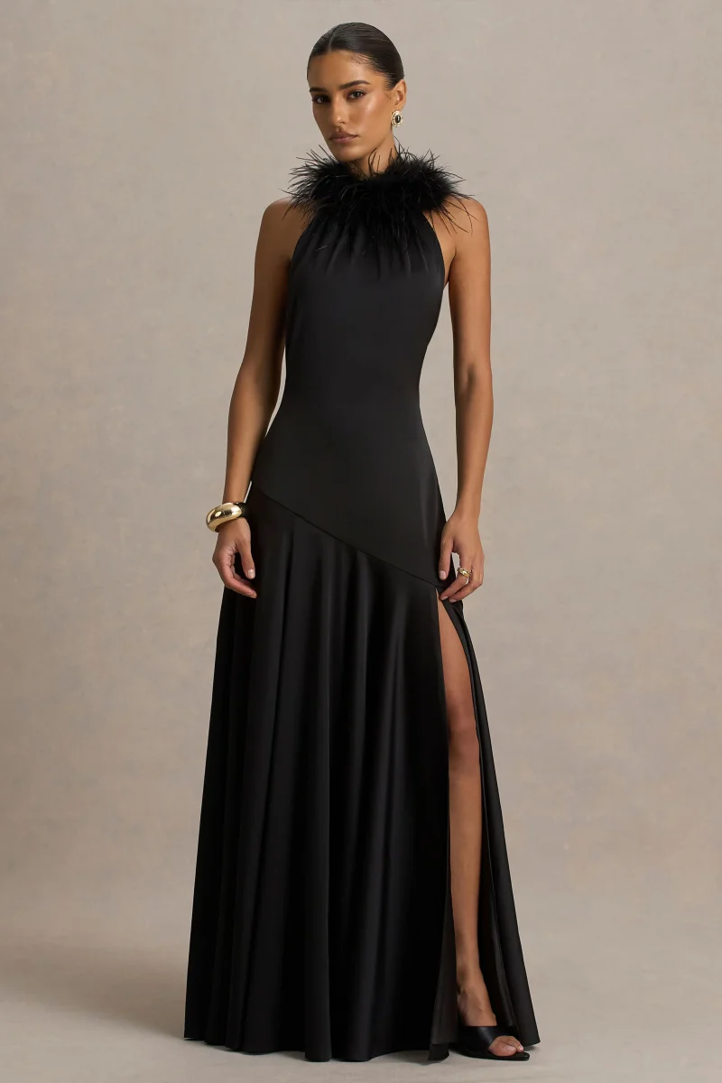 Jemima | Vestido largo de satén negro con cuello halter y detalle de plumas - Imagen 5