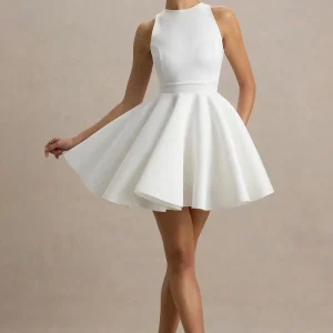 Waverly | Vestido corto en blanco con espalda abierta y falda skater